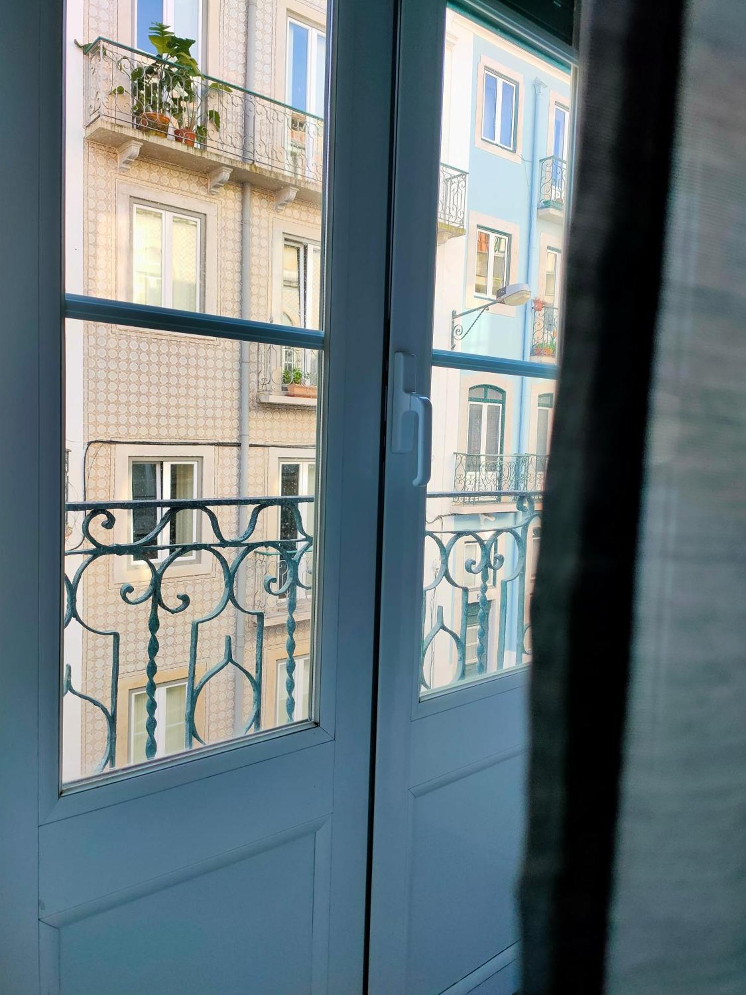 Travel Lovers Lisbon Exterior photo